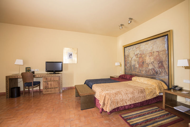 Parador De Trujillo Exterior foto